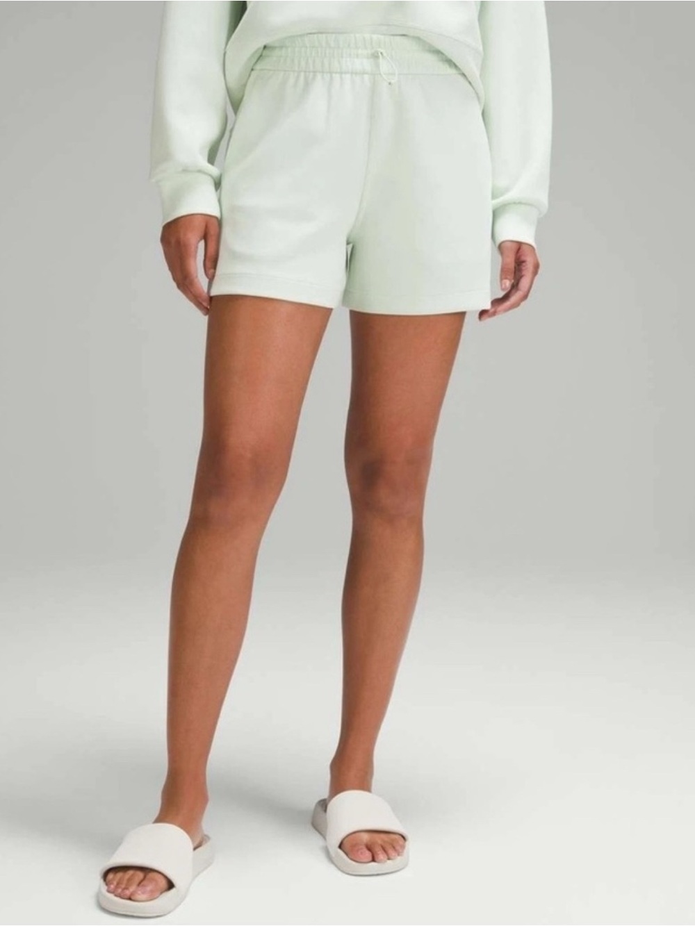 Lululemon soft stream high rise pastel Green shorts Women's size 6 #Athleisure